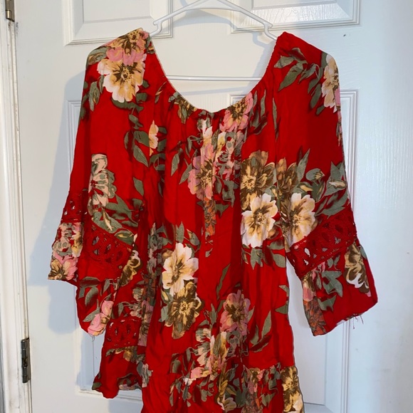 Plus Size off the shoulder blouse - Picture 2 of 2